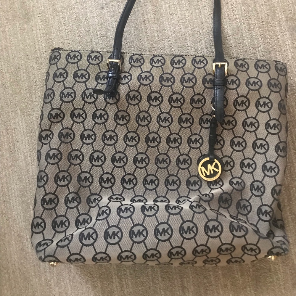 Michael Kors Jet Set Shopper